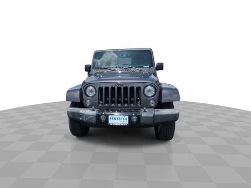 Used 2018 Jeep Wrangler Unlimited Sahara AWD/4WD image 2