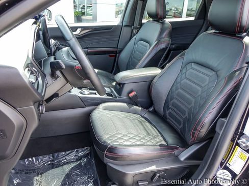 Used 2023 Ford Escape ST-Line Elite w/ Premium Technology Package AWD/4WD image 8