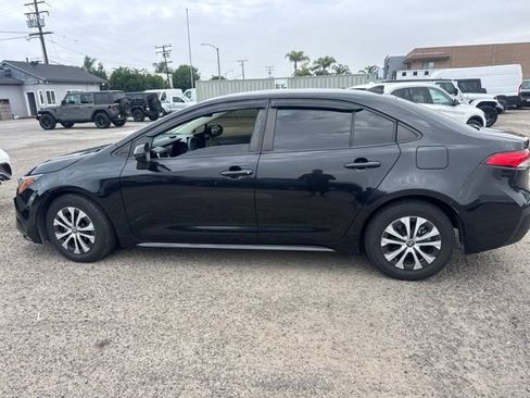 Used 2022 Toyota Corolla LE w/ Carpet Mat Package (TMS) FWD image 8