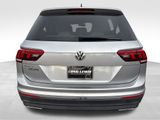 Used 2020 Volkswagen Tiguan SE w/ Panoramic Sunroof Package image 4