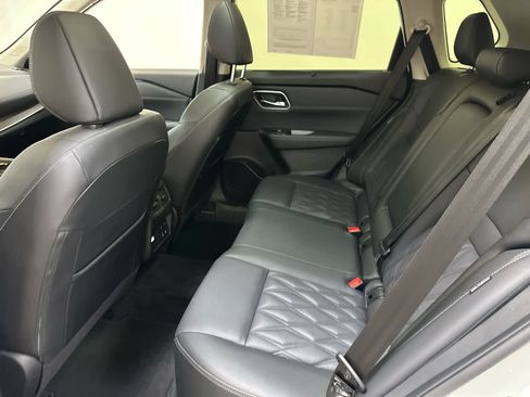 Certified 2025 Nissan Rogue Platinum w/ Tech Package image 19