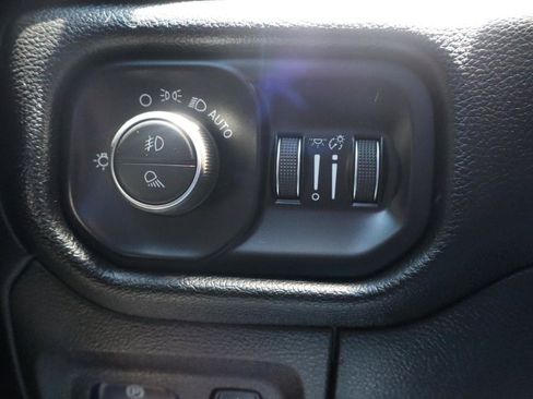 Used 2019 RAM 1500 Big Horn AWD/4WD image 25