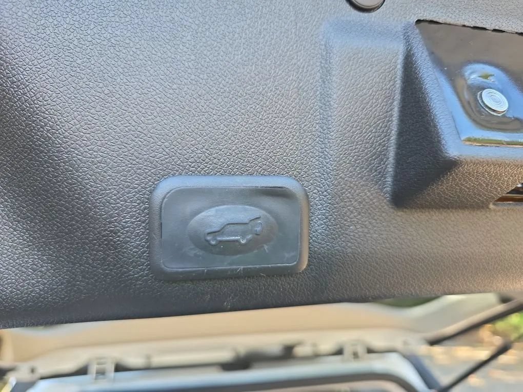 Used 2016 GMC Acadia SLE FWD image 47