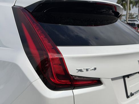 Used 2023 Cadillac XT4 Premium Luxury image 9