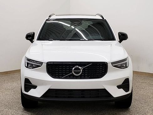 New 2026 Volvo XC40 B5 Core w/ Climate Package AWD/4WD image 5
