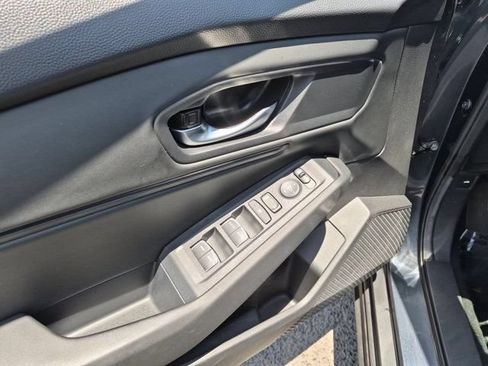 Used 2025 Honda Accord SE image 13