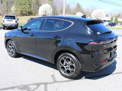 Used 2025 Alfa Romeo Tonale image 3