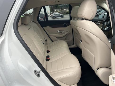 Used 2022 Mercedes-Benz GLC 300 4MATIC image 14