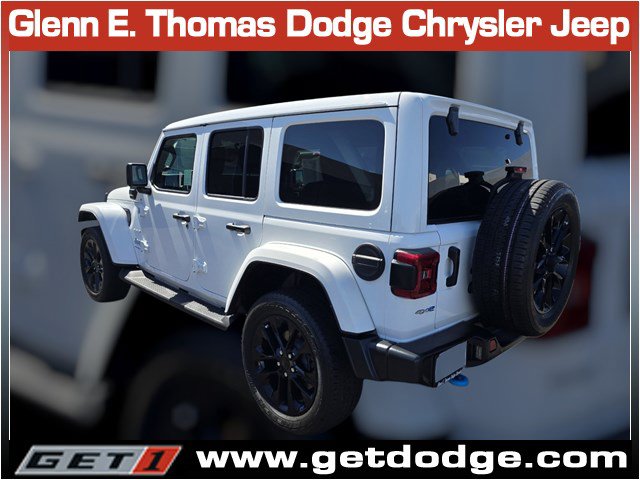 Used 2023 Jeep Wrangler Unlimited Sahara w/ Cold Weather Group AWD/4WD image 9