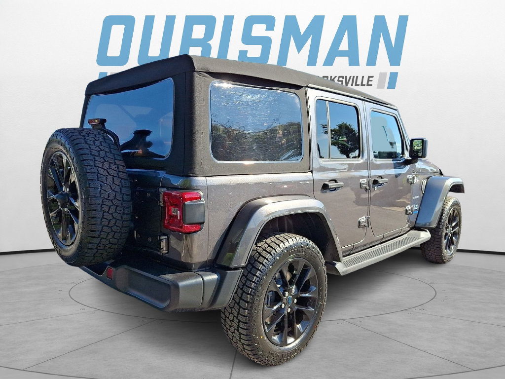 Used 2024 Jeep Wrangler Unlimited Sahara AWD/4WD image 6