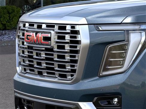 New 2026 GMC Yukon Denali w/ LPO, Floor Liner Package image 13