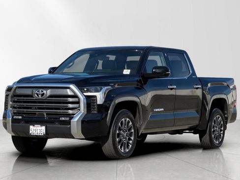 Used 2025 Toyota Tundra Limited AWD/4WD image 9