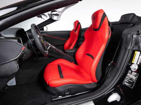 Used 2025 Ferrari Roma Spider RWD image 4