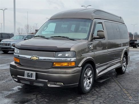 Used 2023 Chevrolet Express 2500 image 9