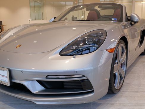 Used 2024 Porsche 718 Boxster S image 3