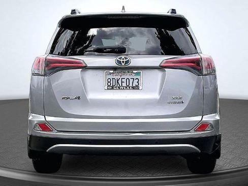 Used 2018 Toyota RAV4 XLE w/ Convenience Package AWD/4WD image 4