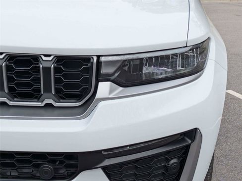 New 2026 Jeep Grand Cherokee Limited AWD/4WD image 10
