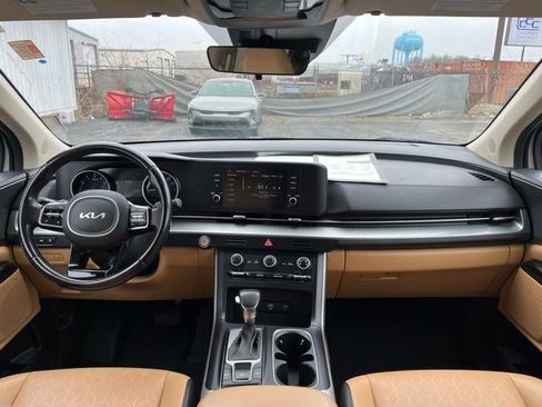 Certified 2023 Kia Carnival LX image 37