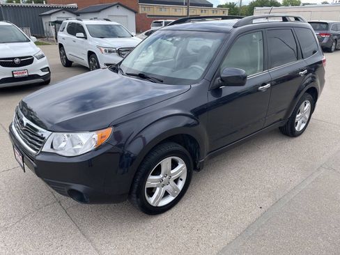 Used 2010 Subaru Forester 2.5X Premium w/ Popular Equipment Group 1A AWD/4WD image 2