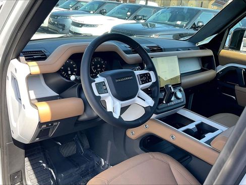 New 2026 Land Rover Defender 110 X-Dynamic SE AWD/4WD image 12