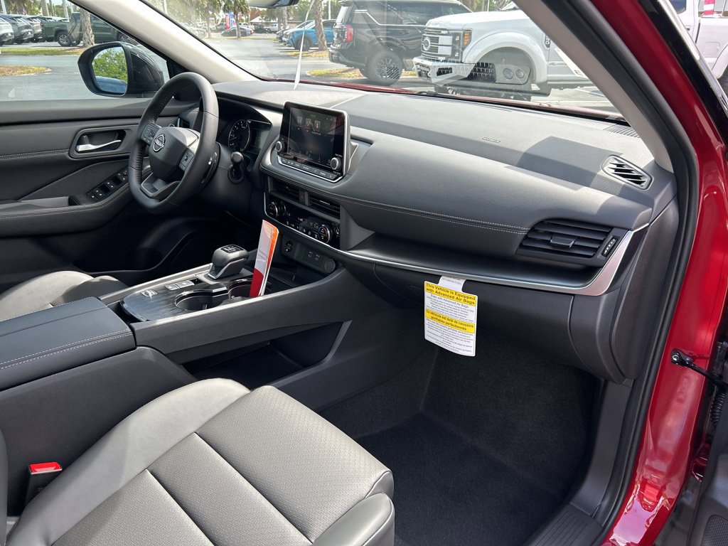 Used 2026 Nissan Rogue Dark Armor FWD image 43