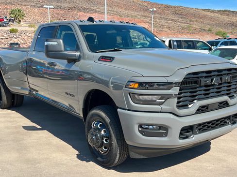 New 2026 RAM 3500 Big Horn AWD/4WD image 9