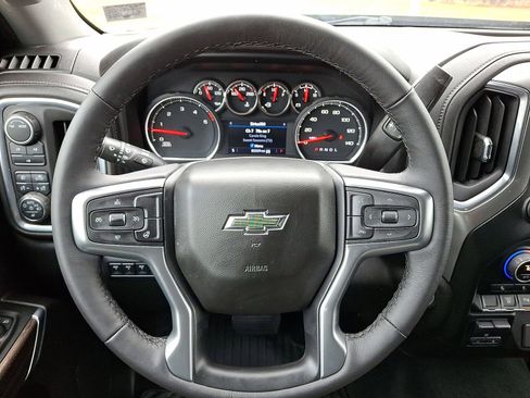 Certified 2022 Chevrolet Silverado 2500 LT w/ Midnight Edition image 16