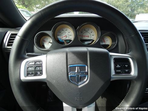 Used 2011 Dodge Challenger SE image 25