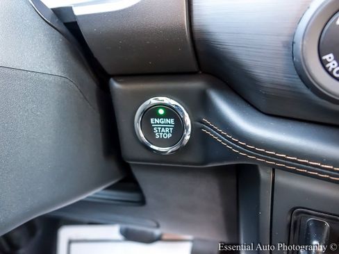 Used 2024 Ford Expedition Platinum image 24