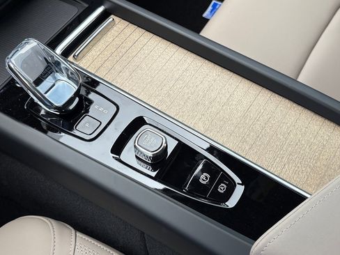 New 2026 Volvo XC60 B5 Plus w/ Protection Package Premier image 14