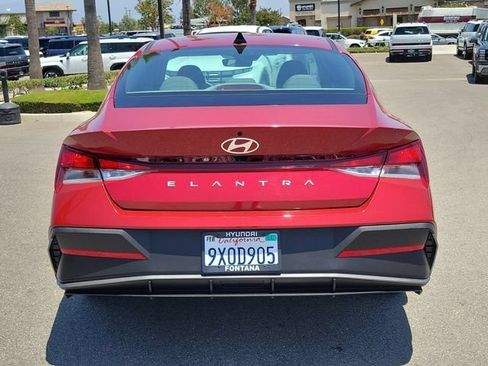 Certified 2026 Hyundai Elantra SE FWD image 32