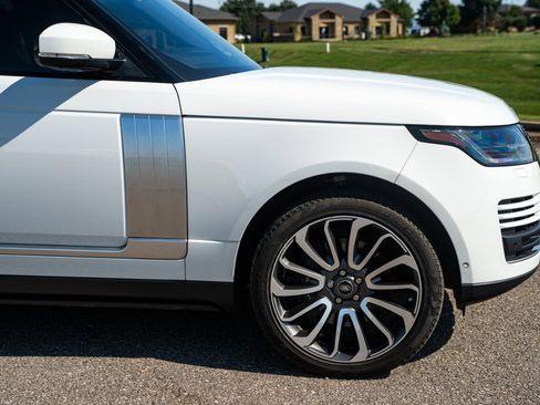 Used 2020 Land Rover Range Rover HSE image 12
