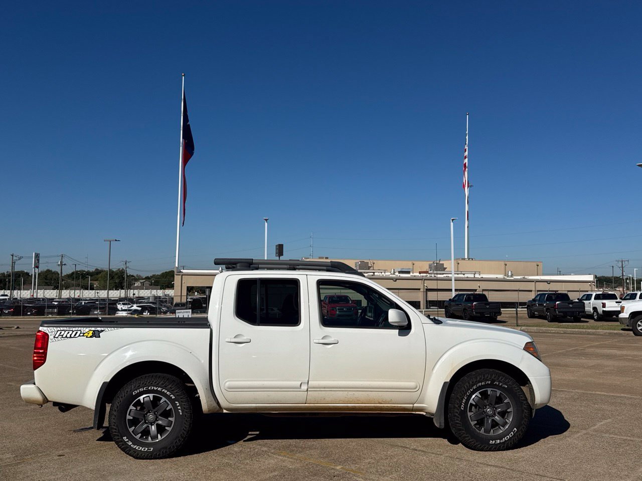Used 2015 Nissan Frontier PRO-4X w/ Pro-4x Luxury Package AWD/4WD image 32
