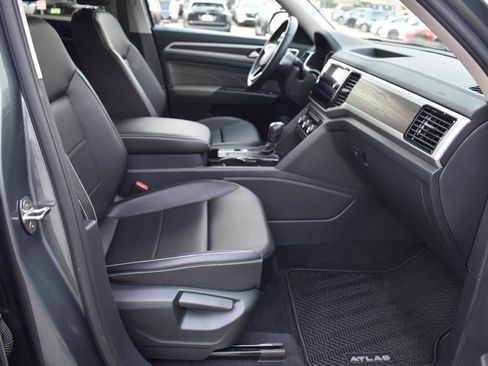 Used 2022 Volkswagen Atlas SE image 60