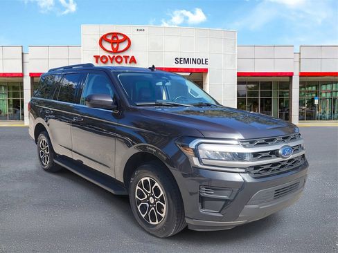 Used 2024 Ford Expedition XLT image 2