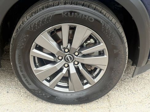 Used 2025 Nissan Pathfinder SV AWD/4WD image 27