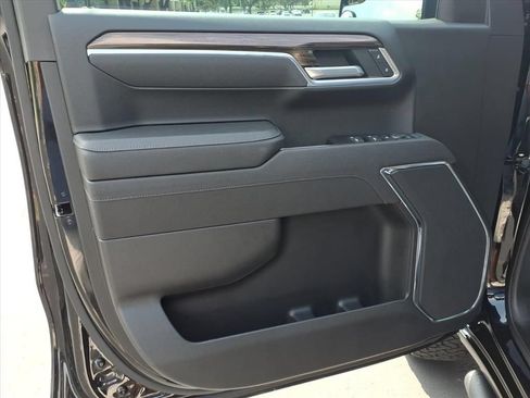 Used 2025 Chevrolet Silverado 1500 RST RWD image 17