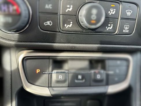 Used 2024 GMC Terrain Denali w/ Black Diamond Edition image 23