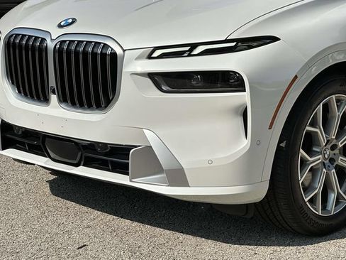 Certified 2025 BMW X7 xDrive40i w/ Premium Package AWD/4WD image 12