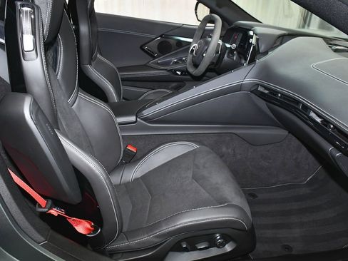 Used 2024 Chevrolet Corvette Stingray Preferred Conv w/ Z51 Performance Package RWD image 54