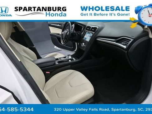 Used 2017 Ford Fusion Titanium FWD image 18
