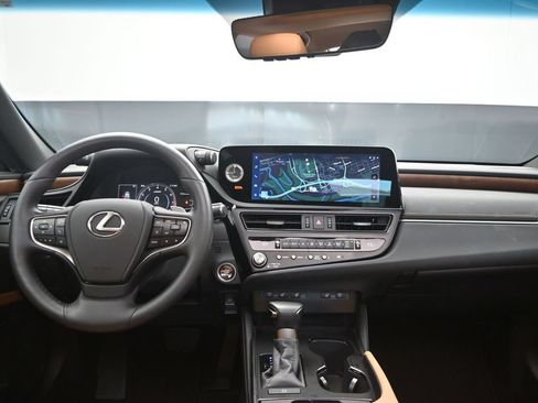 Certified 2025 Lexus ES 350 w/ Premium Package FWD image 19