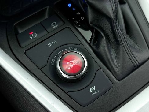 Used 2023 Toyota RAV4 XSE image 9