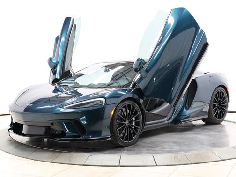Used 2021 McLaren GT RWD image 2