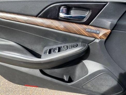 Used 2018 Nissan Maxima Platinum image 13
