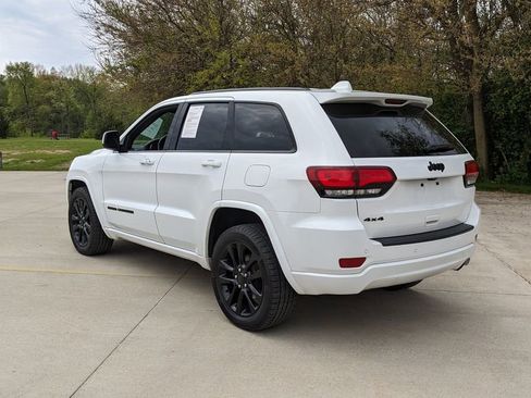 Used 2019 Jeep Grand Cherokee Altitude AWD/4WD image 5