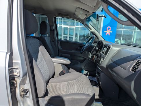 Used 2003 Ford Escape XLT FWD image 34