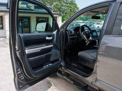 Used 2014 Toyota Tundra SR5 w/ SR5 Upgrade Package RWD image 10