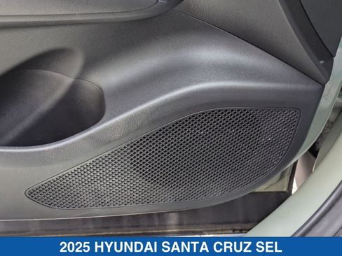 Used 2025 Hyundai Santa Cruz SEL AWD/4WD image 14