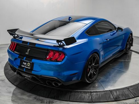 Used 2021 Ford Mustang Shelby GT500 w/ Carbon Fiber Track Pack RWD image 21